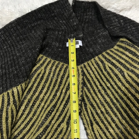 Luxurious Parisian Wool Alpaca cardigan sweater - Picture 8 of 8